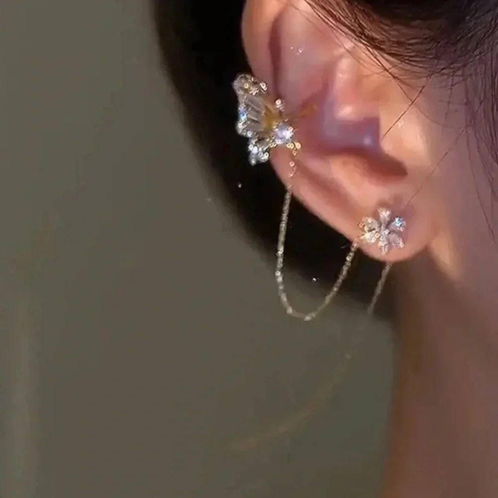 New! Rhinestone One-piece Butterly Earring - Picture 2 of 5